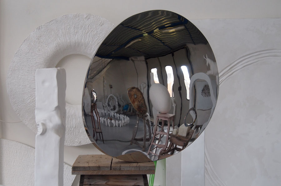 Prasto, Big stainless steel egg form©, 2010; Stainless steel, lead, 90x80x18 cm