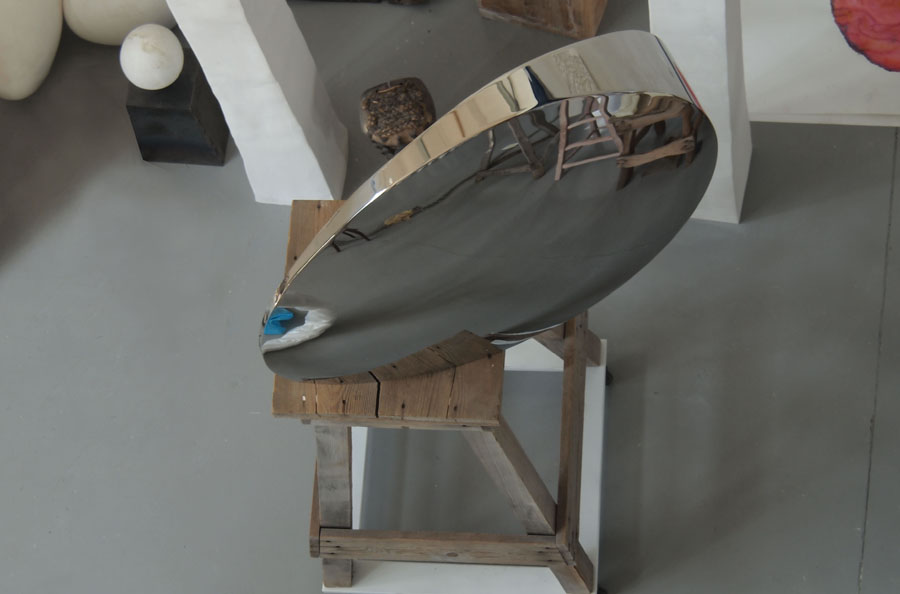 Prasto, Big stainless steel egg form©, 2010; Stainless steel, lead, 90x80x18 cm