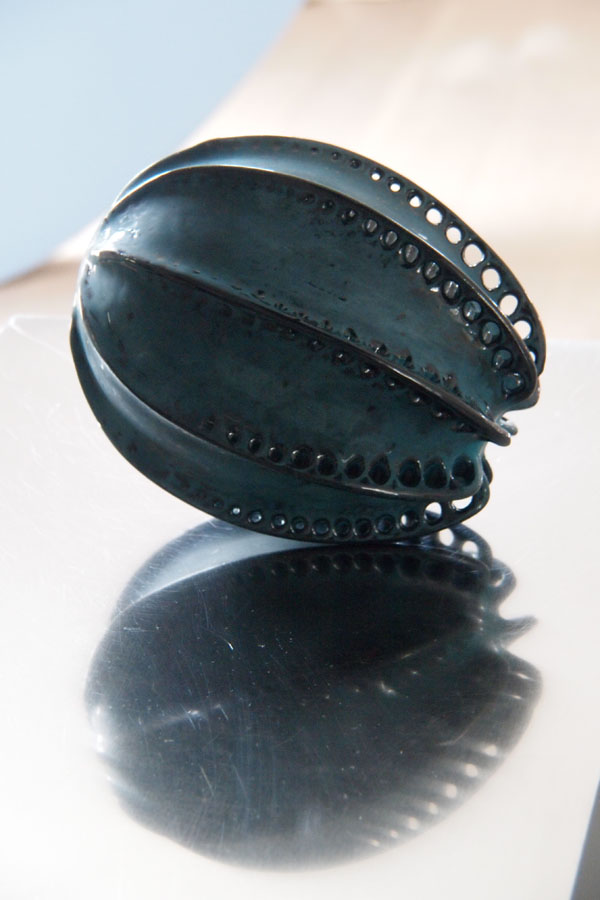 Prasto, Butterfly egg©, 2012; Ceramic, car paint, 30x26 cm