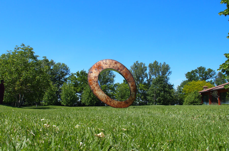 Prasto, Monstrum©, 2011; Painted and rusted iron, polished stainless steel, 500x350x135 cm